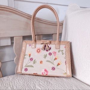 Adorable Liz Claiborne Floral Croc Handle Bag 💐